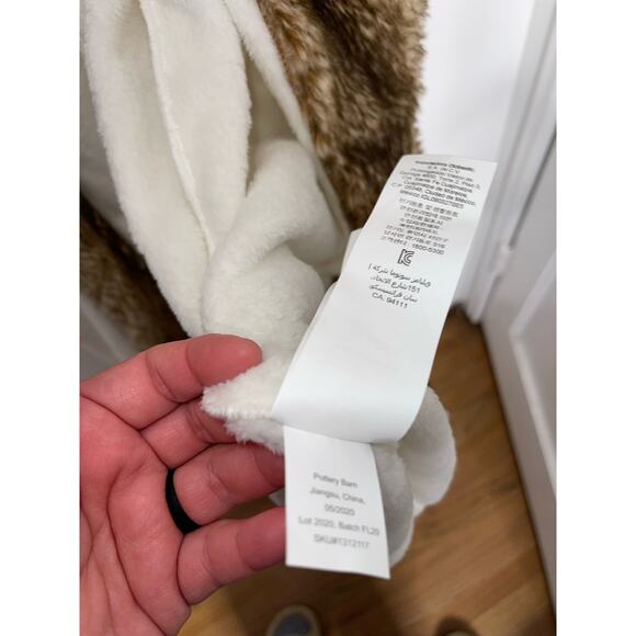 Faux Fur Ombre Robe Caramel Trim Size: M - Picture 6 of 6